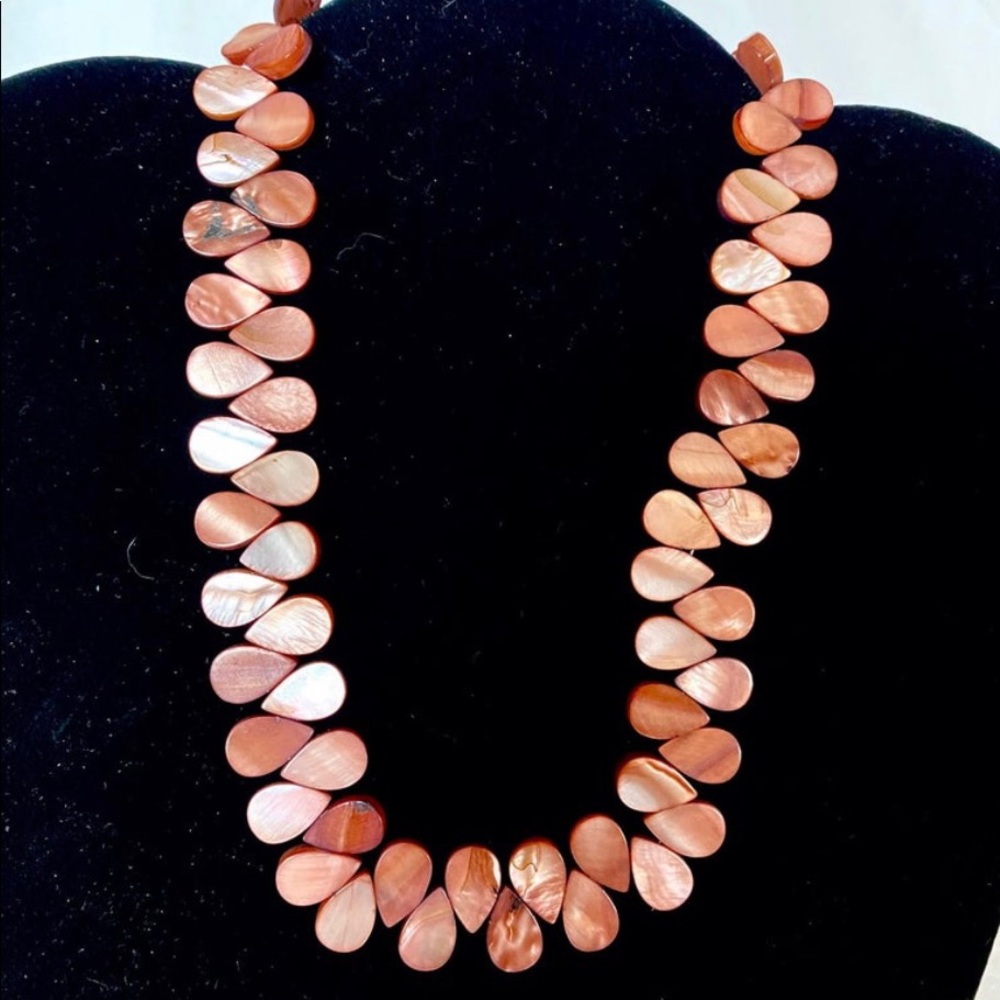 Pink shell teardrop boho necklace
